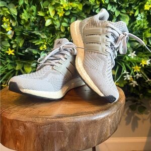 Adidas Women's Light Gray Sneakers